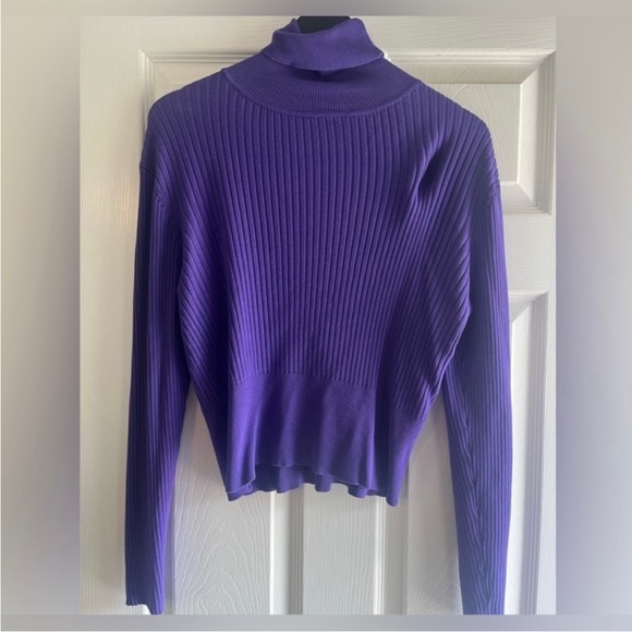 Purple long sleeved crop turtleneck - Picture 3 of 4